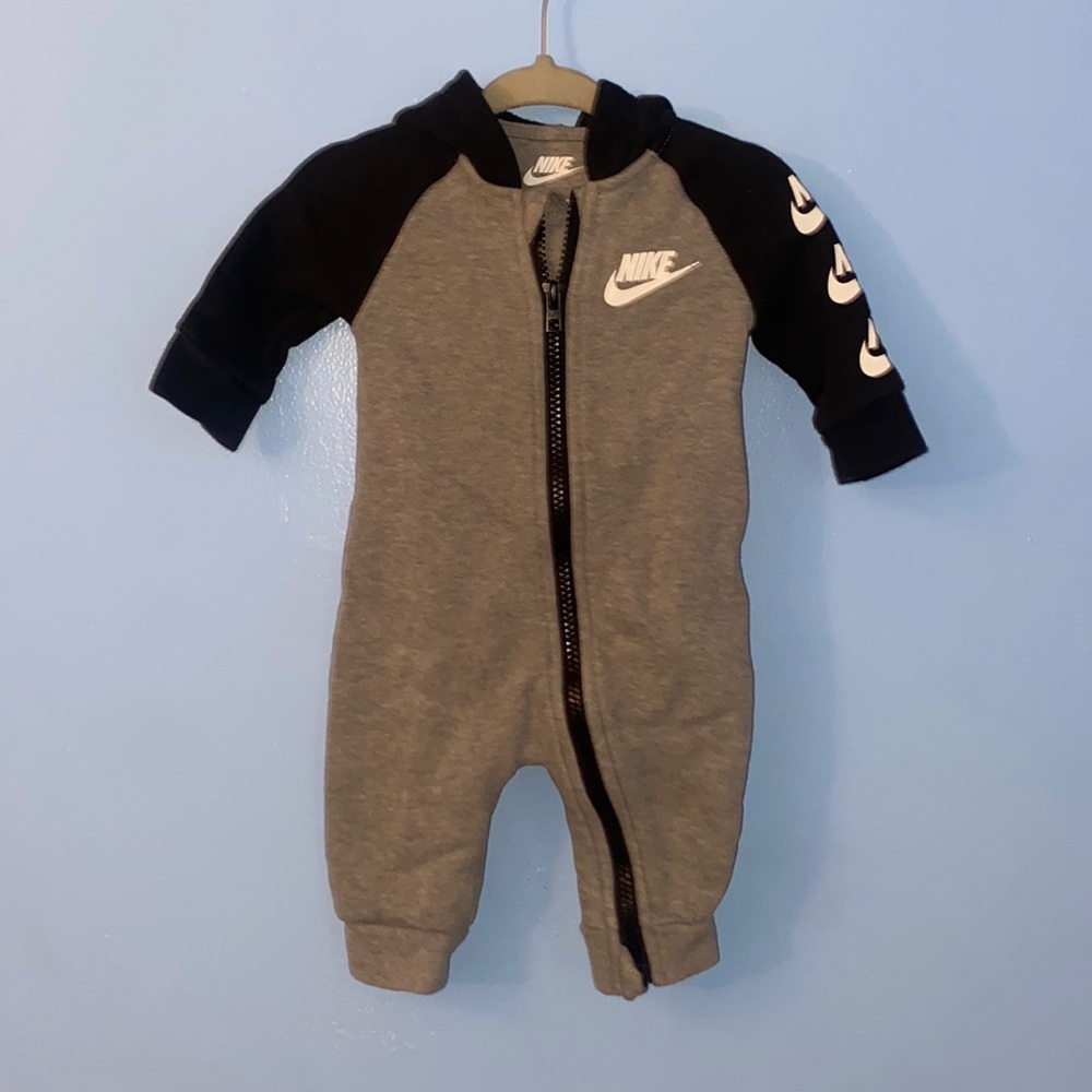 Nike tech